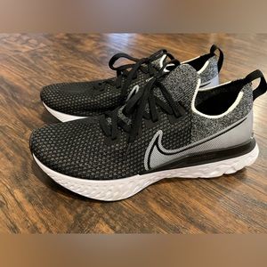 Men’s Size 13 Nike Reacts